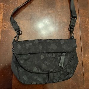 Lululemon All Night Festival Bag, size 5L.